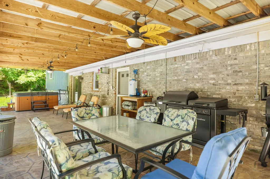 1141 Little Clear Creek Road Mt Vernon KY 40456