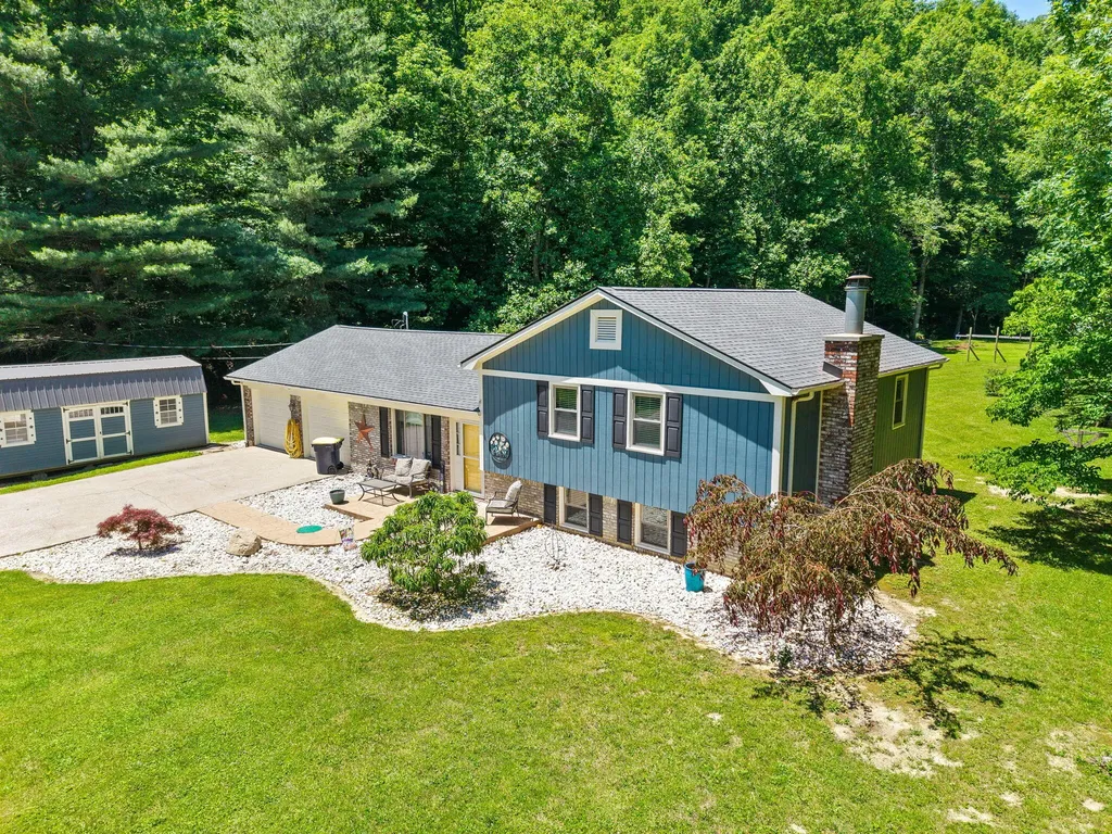 1141 Little Clear Creek Road Mt Vernon KY 40456