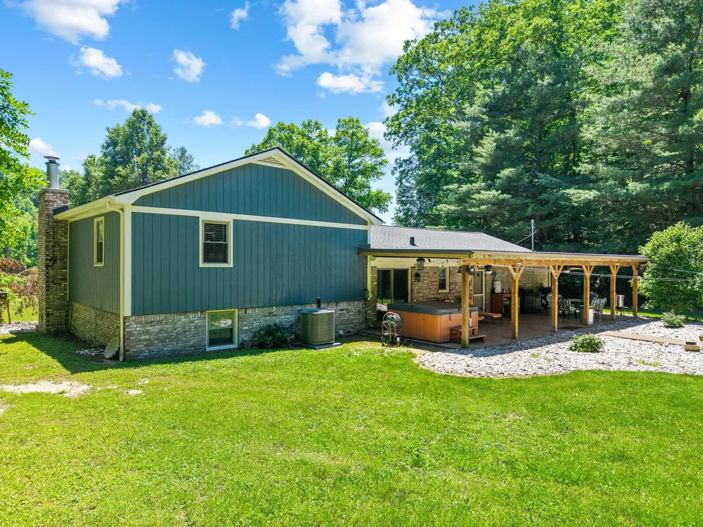 1141 Little Clear Creek Road Mt Vernon KY 40456