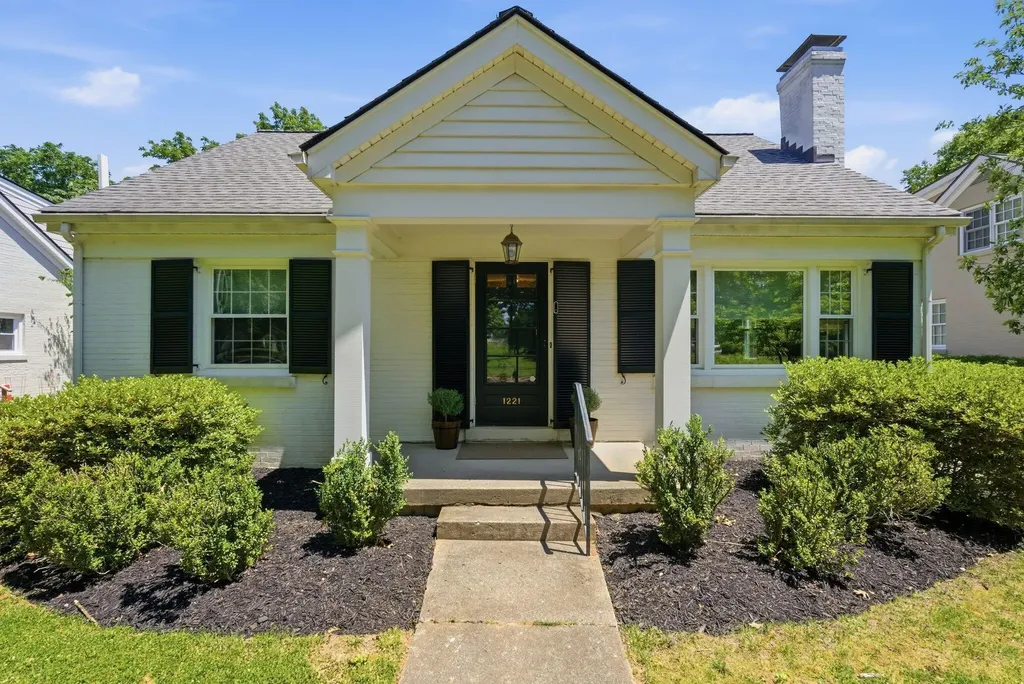 1221 Providence Lane Lexington KY 40502