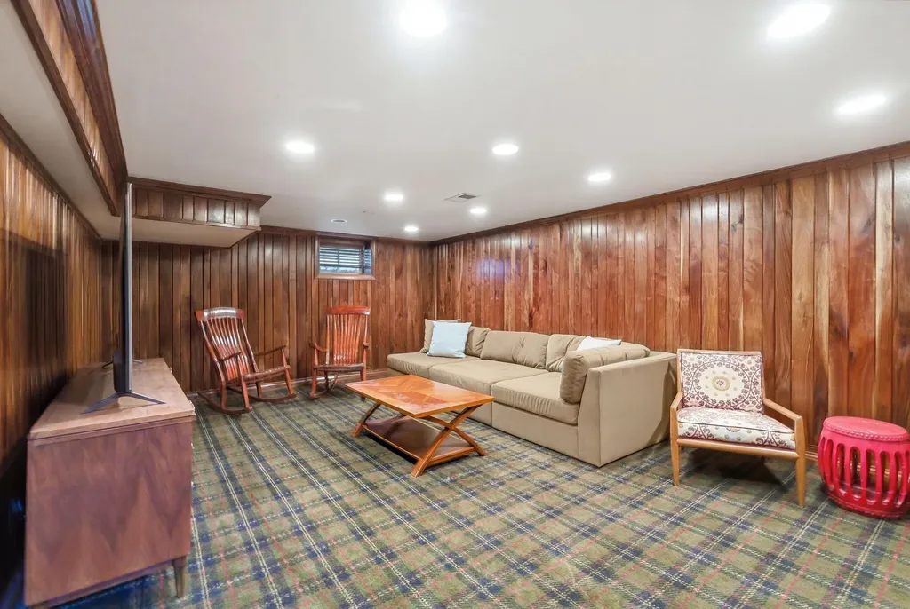 1221 Providence Lane Lexington KY 40502