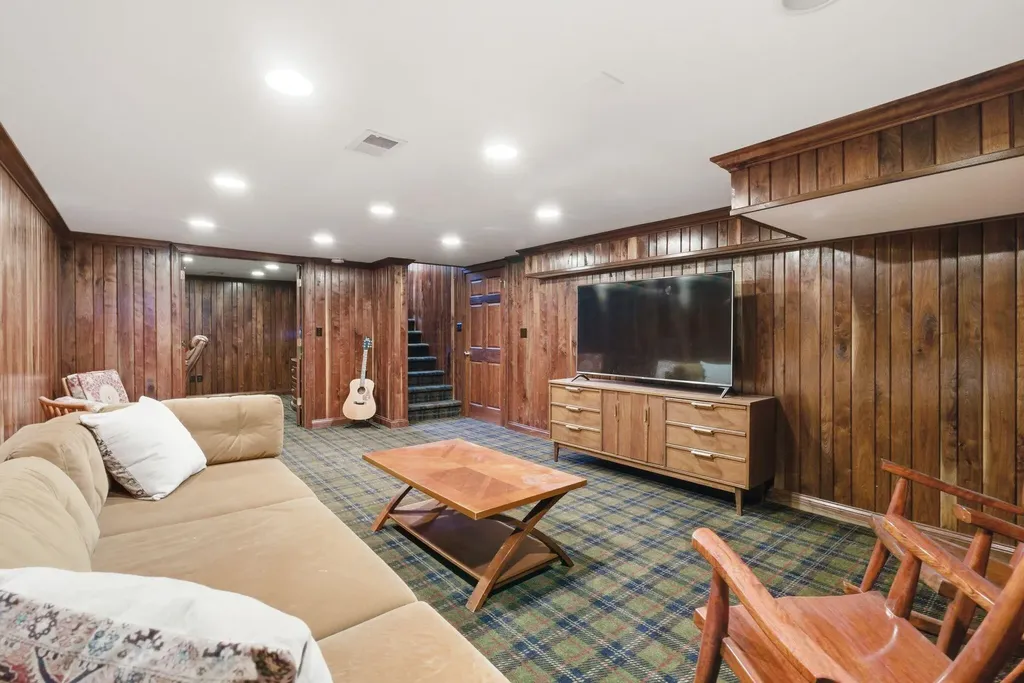 1221 Providence Lane Lexington KY 40502
