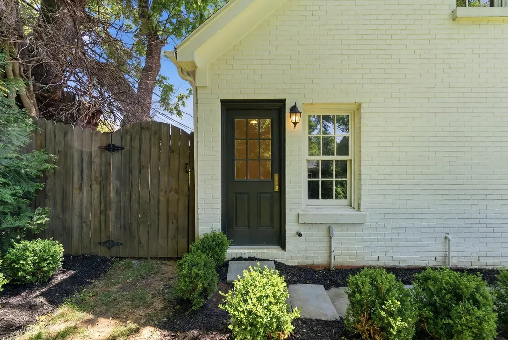 1221 Providence Lane Lexington KY 40502