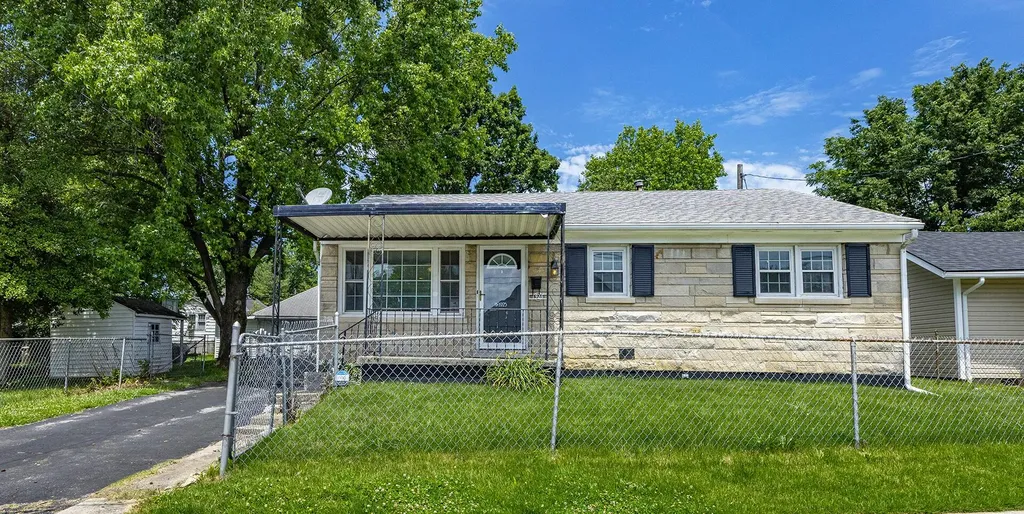 1925 Brent Street Paris KY 40361