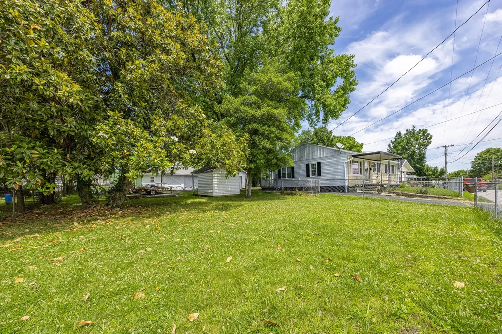 1925 Brent Street Paris KY 40361