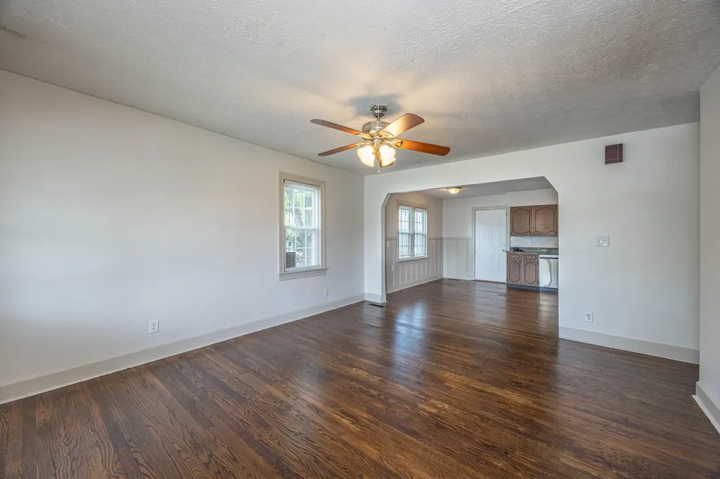 1925 Brent Street Paris KY 40361