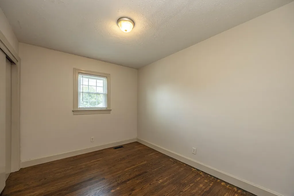 1925 Brent Street Paris KY 40361