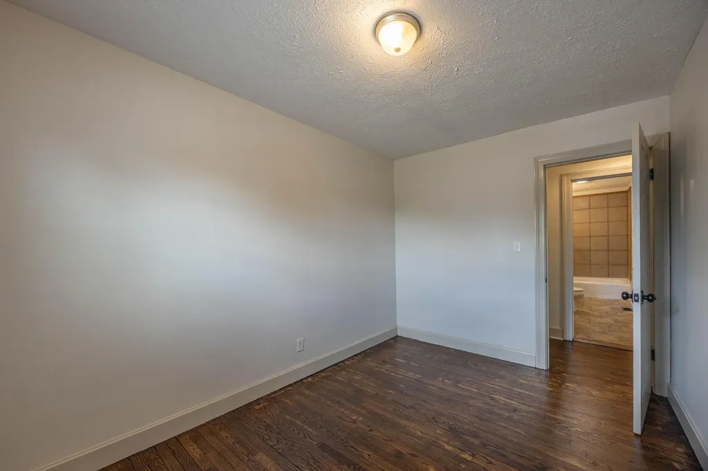 1925 Brent Street Paris KY 40361