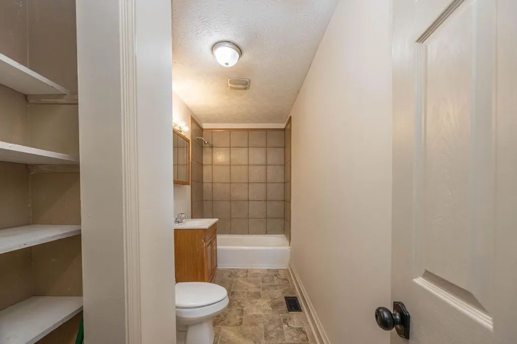 1925 Brent Street Paris KY 40361