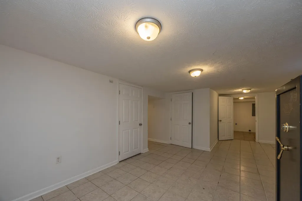 1925 Brent Street Paris KY 40361