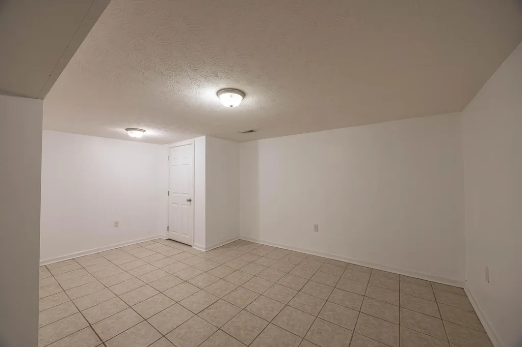 1925 Brent Street Paris KY 40361