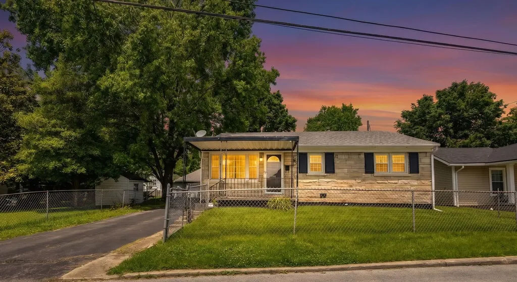 1925 Brent Street Paris KY 40361