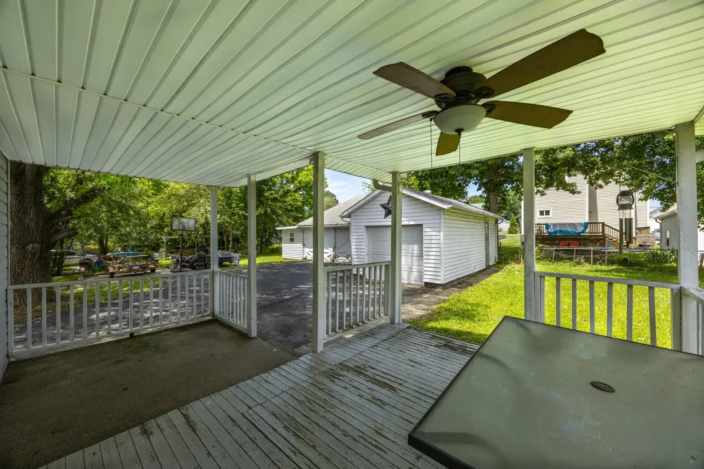 1925 Brent Street Paris KY 40361
