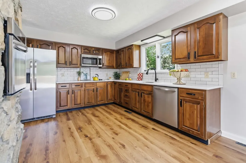 159 Lakeshore Drive Richmond KY 40475