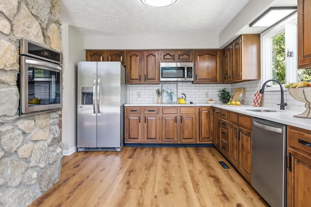 159 Lakeshore Drive Richmond KY 40475
