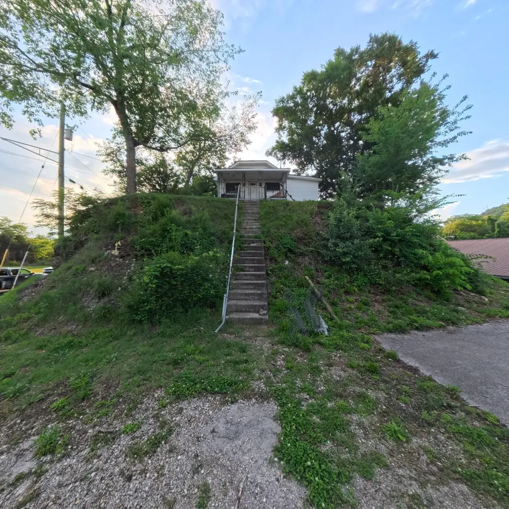 803 Main Ravenna KY 40472