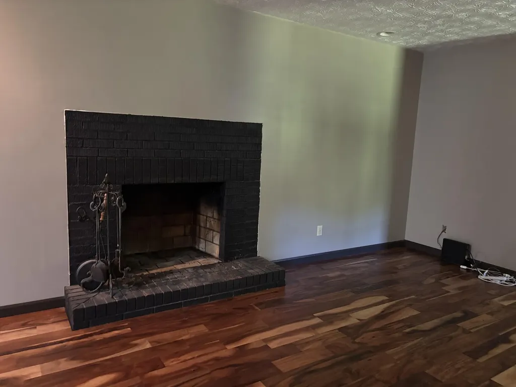 7173 7173 State Highway 223 Flat Lick KY 40935