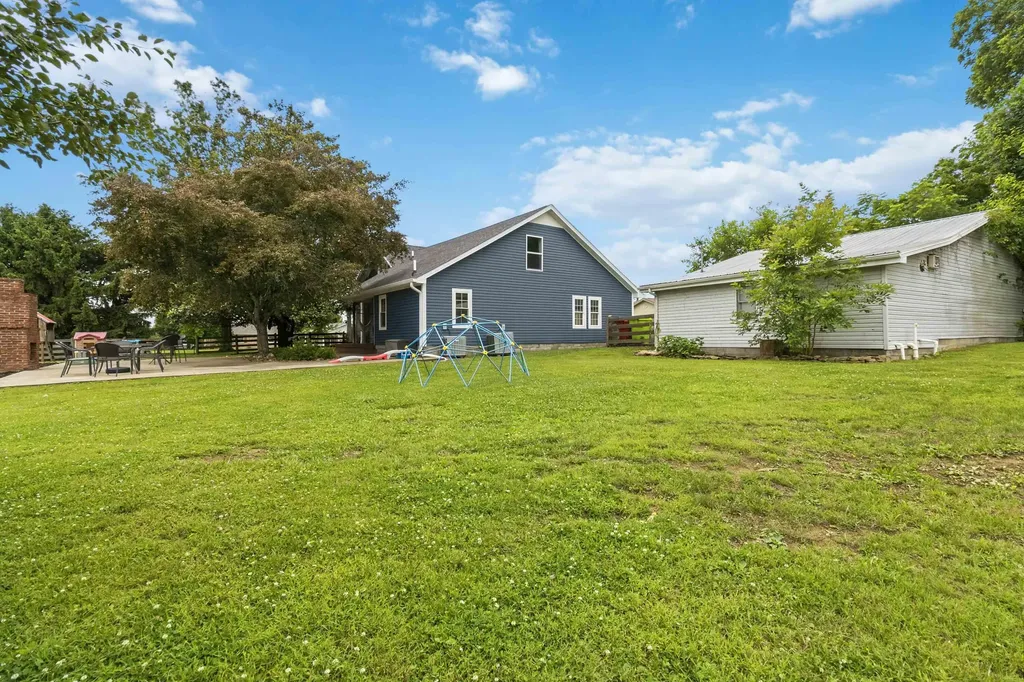 2075 Old Whitley Road London KY 40744