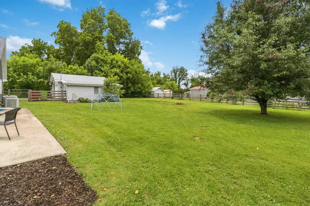2075 Old Whitley Road London KY 40744