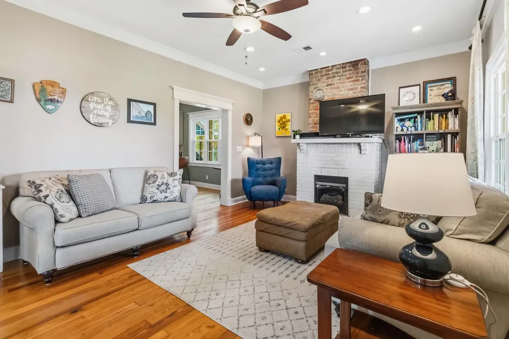 2075 Old Whitley Road London KY 40744