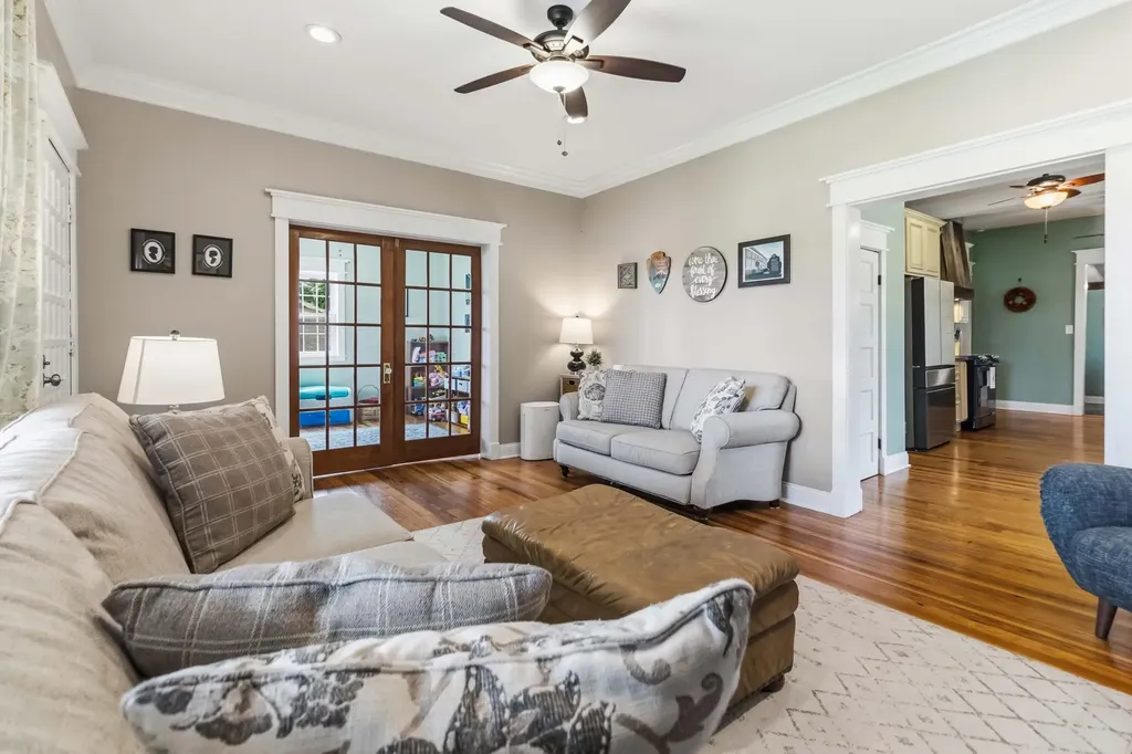 2075 Old Whitley Road London KY 40744