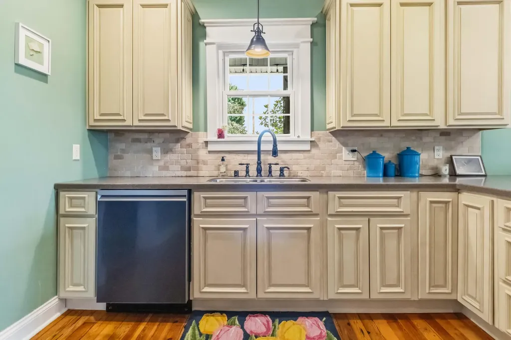 2075 Old Whitley Road London KY 40744