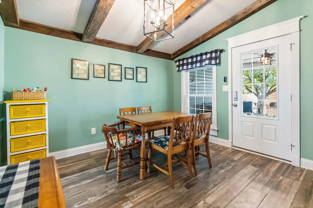 2075 Old Whitley Road London KY 40744