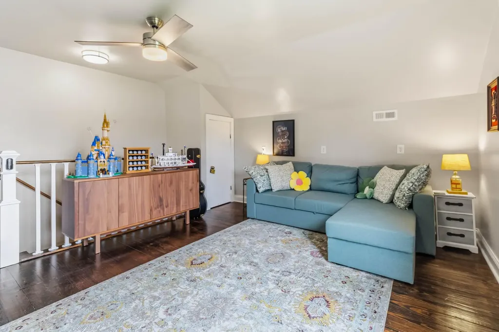 2075 Old Whitley Road London KY 40744