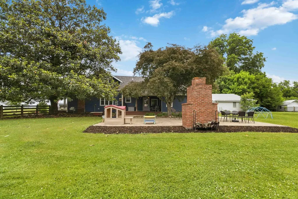2075 Old Whitley Road London KY 40744