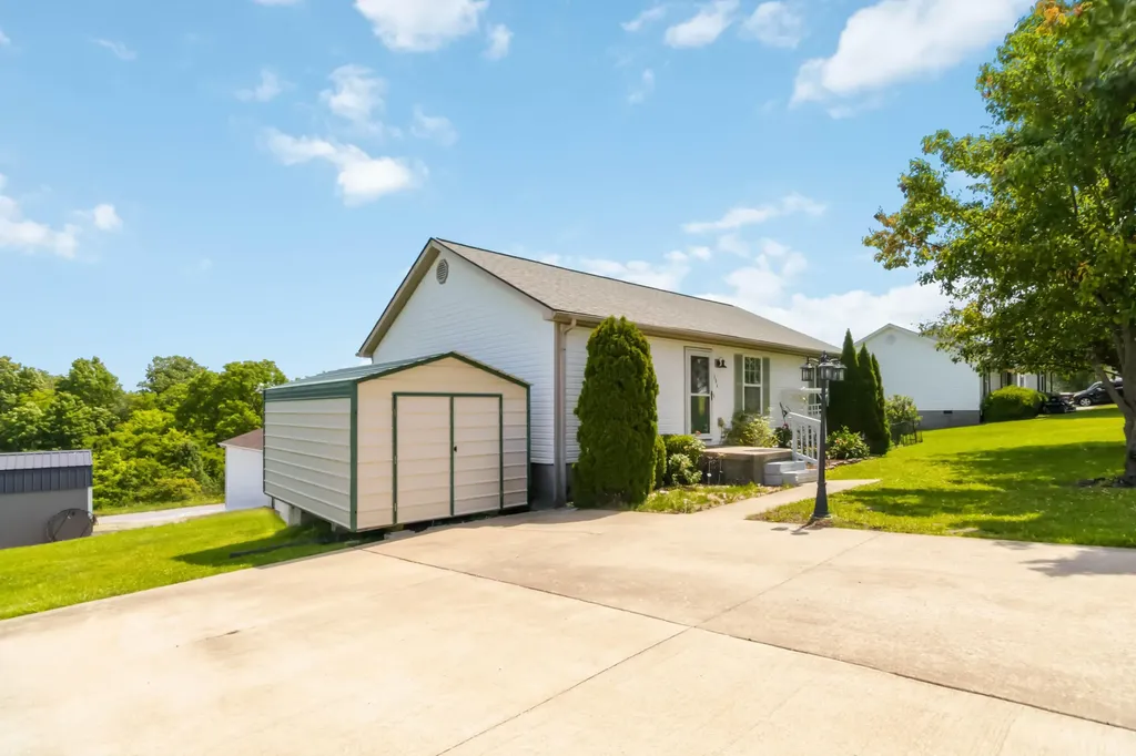 264 Gentry Drive Stanford KY 40484