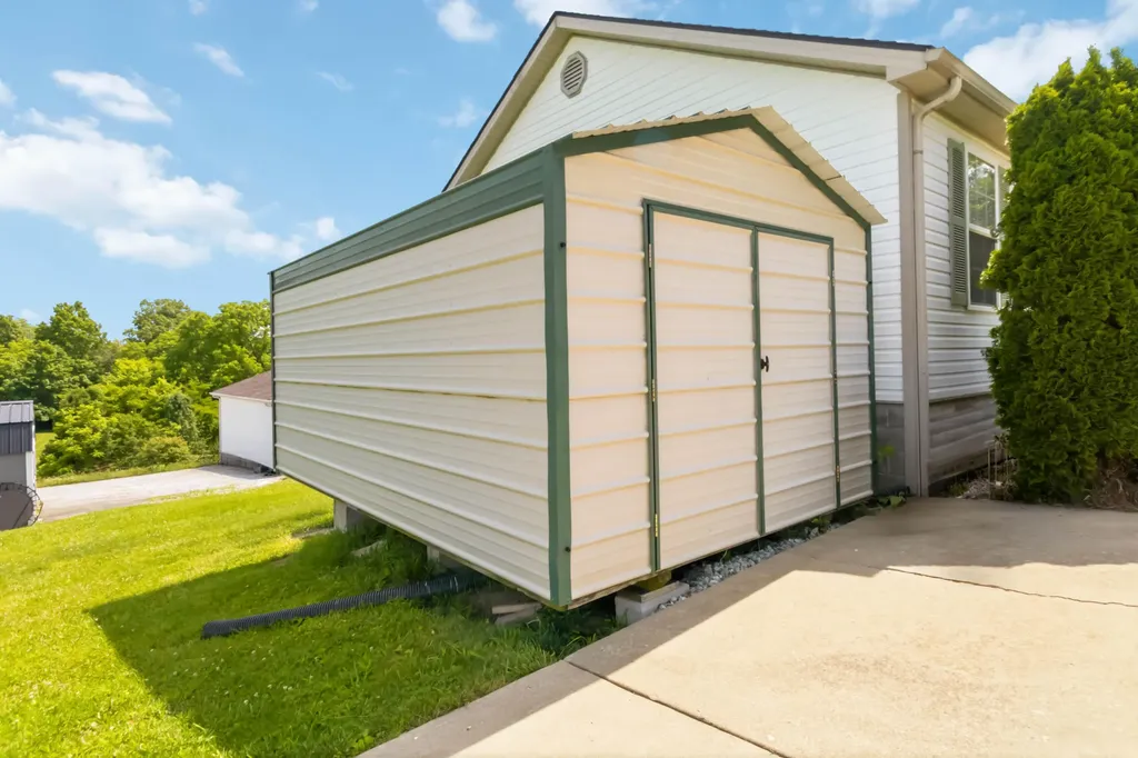 264 Gentry Drive Stanford KY 40484