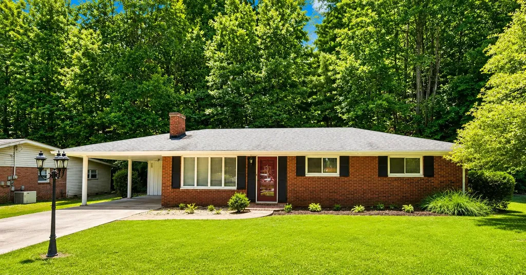 1217 Knapp Avenue Morehead KY 40351