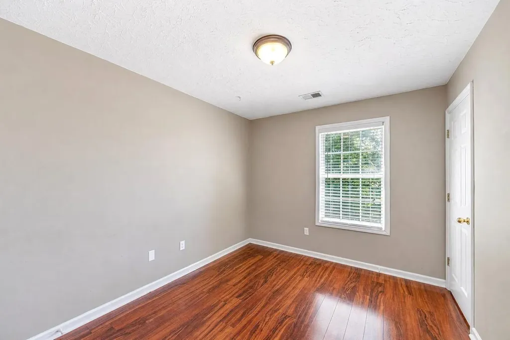125 Old Post Road Paris KY 40361
