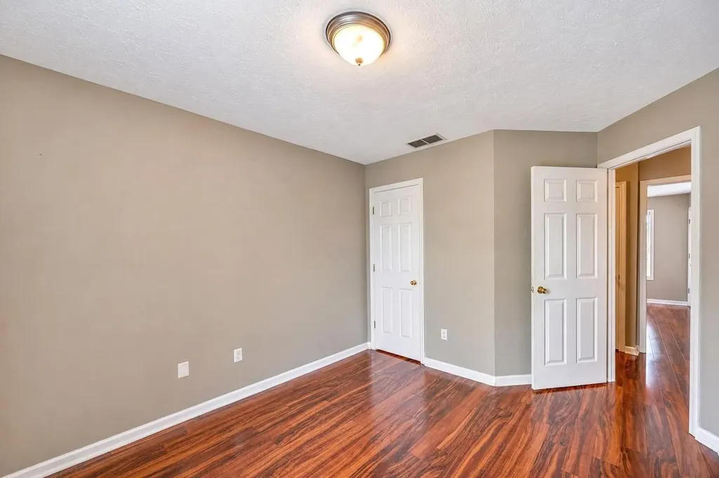 125 Old Post Road Paris KY 40361