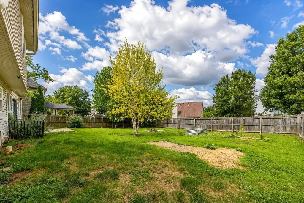 125 Old Post Road Paris KY 40361