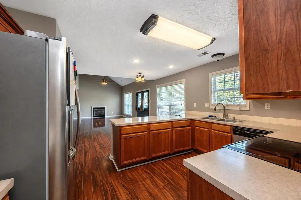 125 Old Post Road Paris KY 40361
