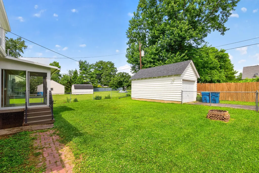 304 Village Drive Lawrenceburg KY 40342