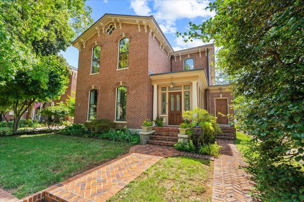 448 W 3rd Street Lexington KY 40508