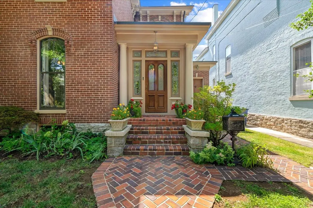 448 W 3rd Street Lexington KY 40508