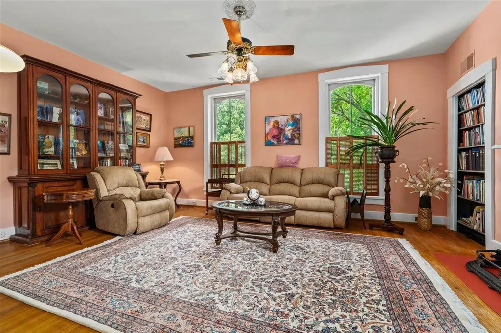 448 W 3rd Street Lexington KY 40508