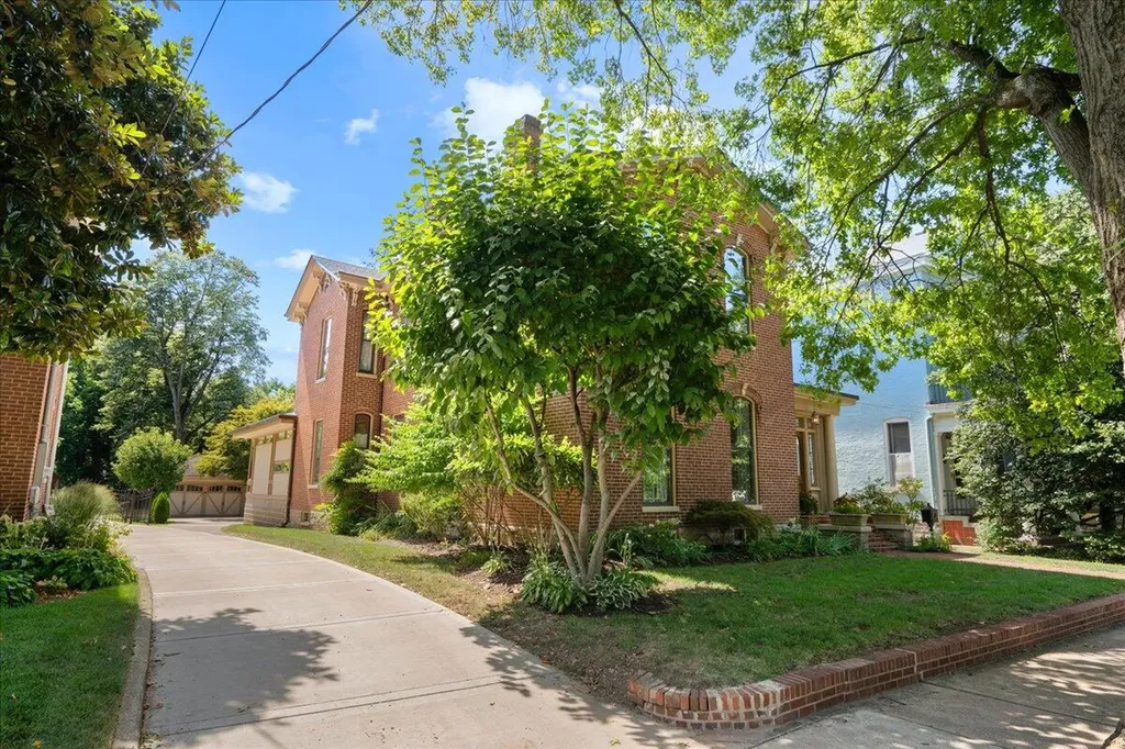 448 W 3rd Street Lexington KY 40508