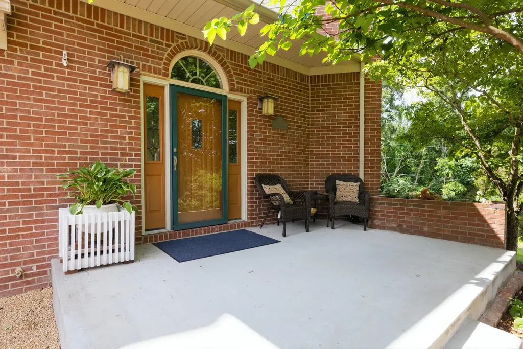 2038 Jd Circle Berea KY 40403