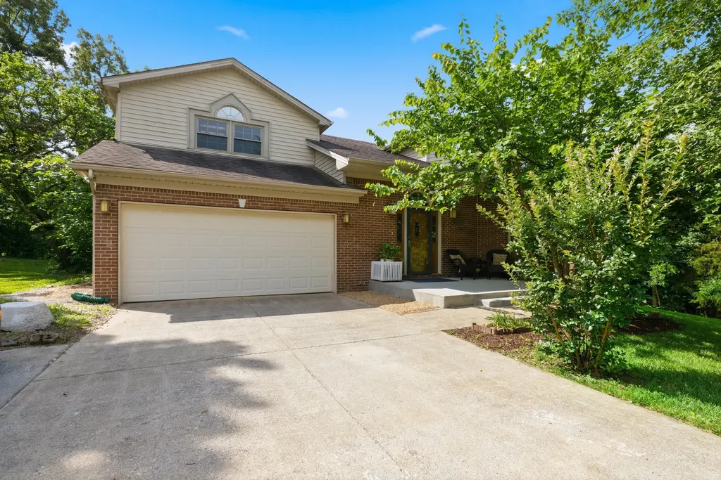 2038 Jd Circle Berea KY 40403