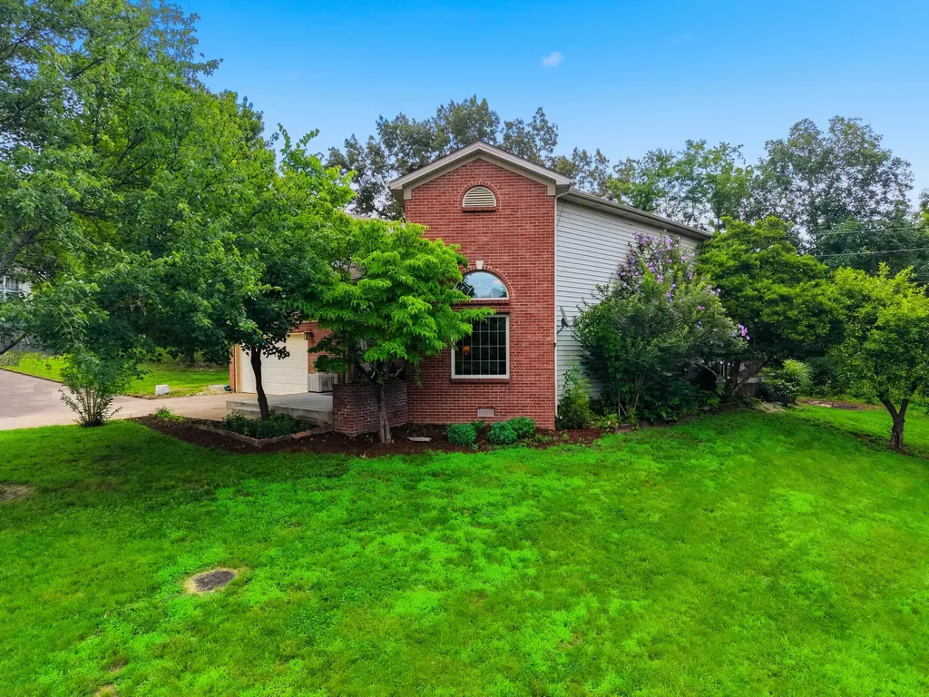 2038 Jd Circle Berea KY 40403