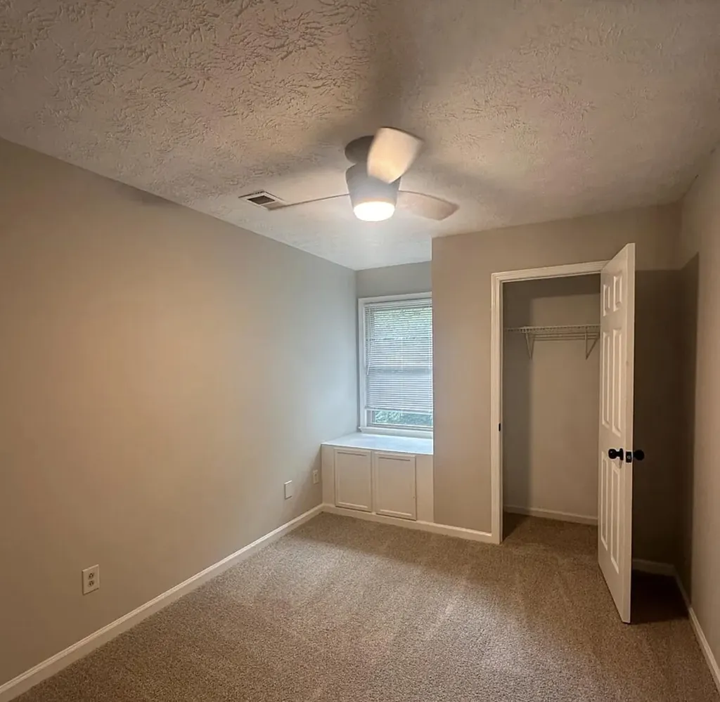 672 Millpond Road Lexington KY 40514