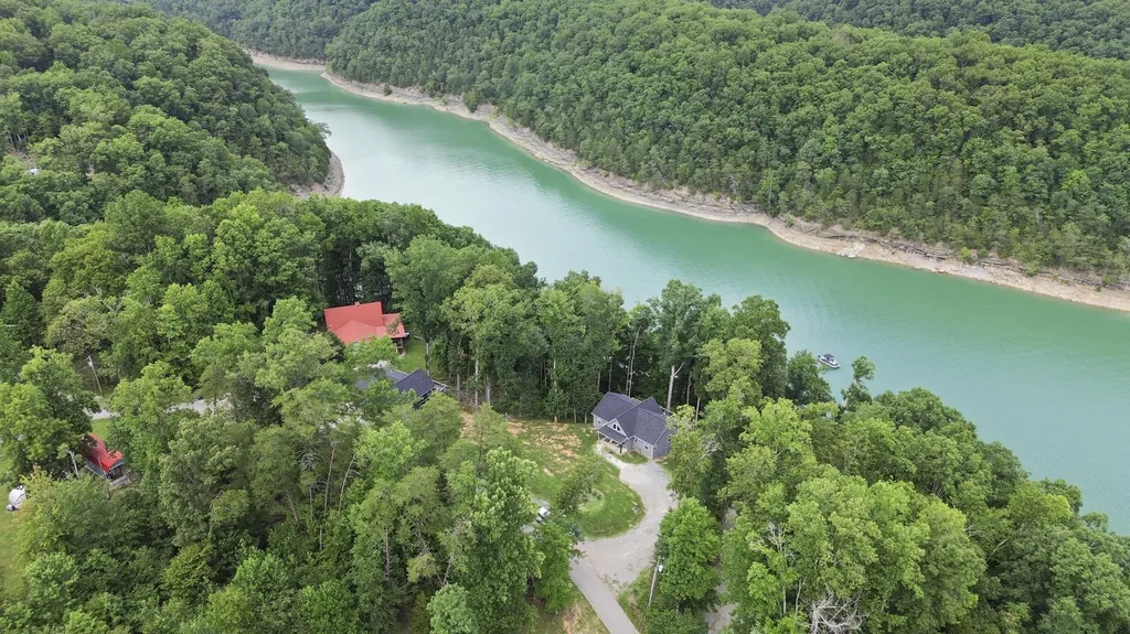 287 Lakeshore Drive Nancy KY 42544