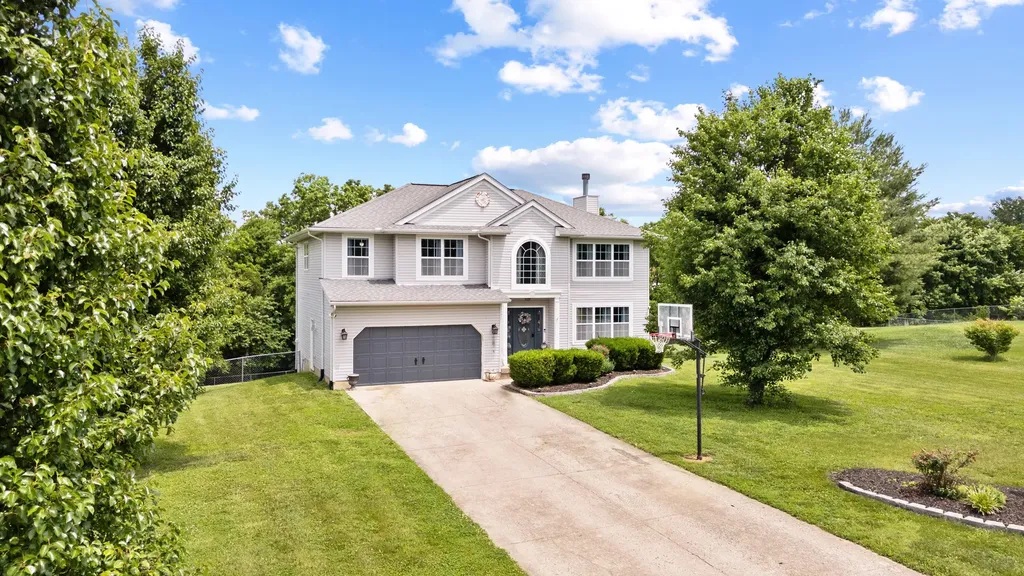 350 Pin Oak Drive Taylorsville KY 40071