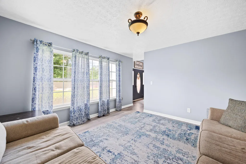 350 Pin Oak Drive Taylorsville KY 40071