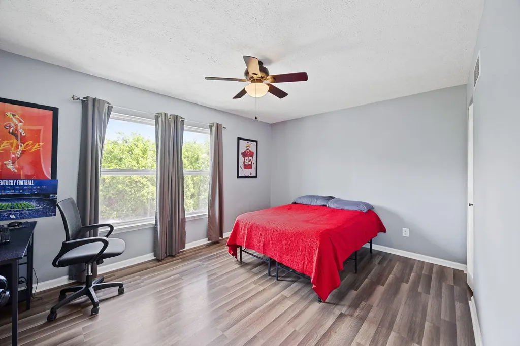 350 Pin Oak Drive Taylorsville KY 40071
