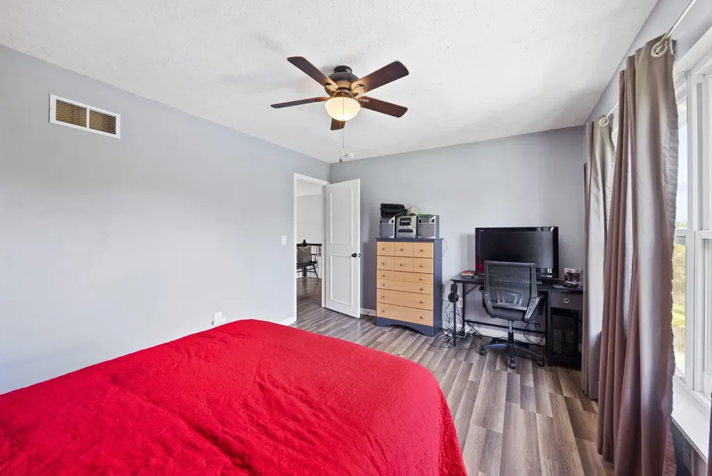 350 Pin Oak Drive Taylorsville KY 40071